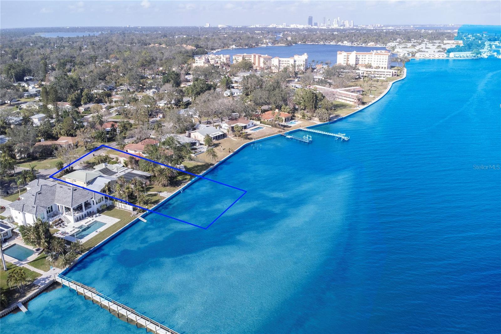 BAHAMA BEACH - Land