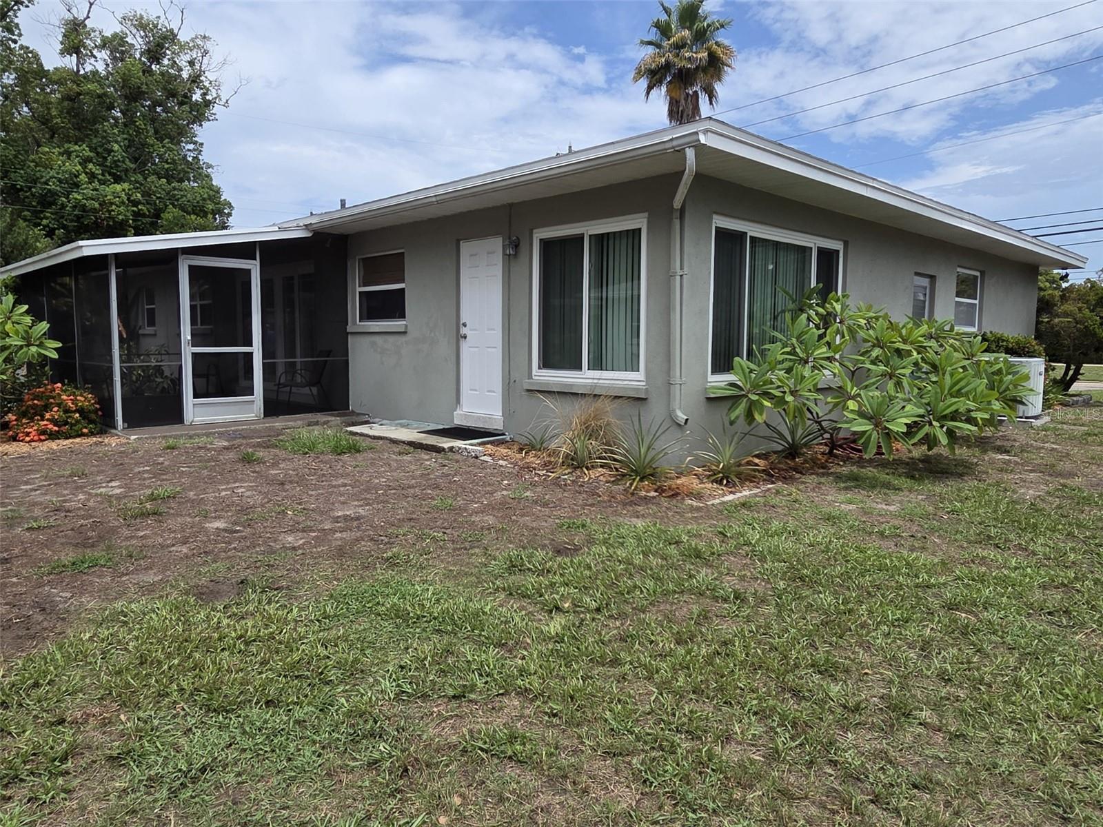 2077 DRUID ROAD E