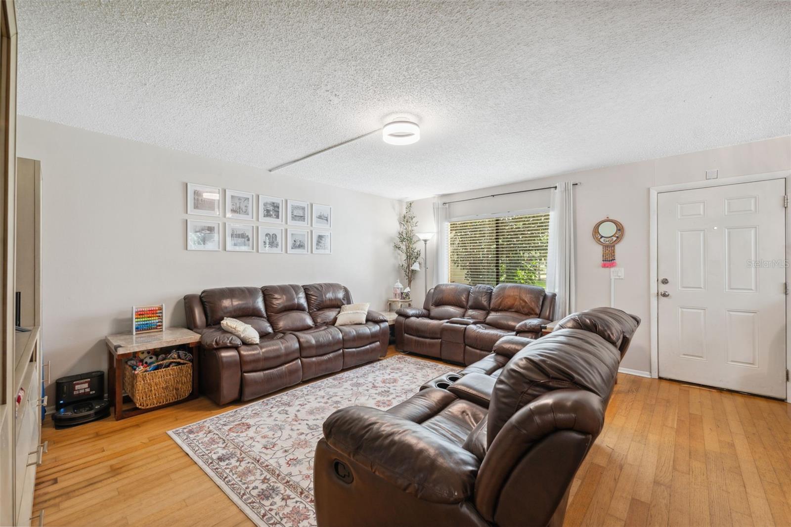 RAINTREE VILLAGE CONDO N - Residential