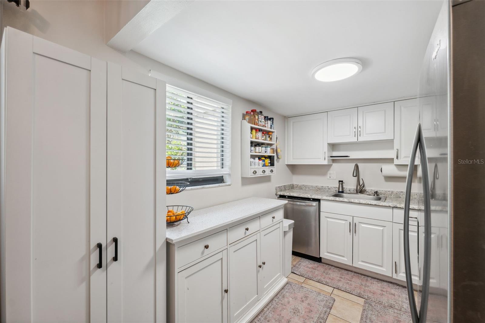 RAINTREE VILLAGE CONDO N - Residential