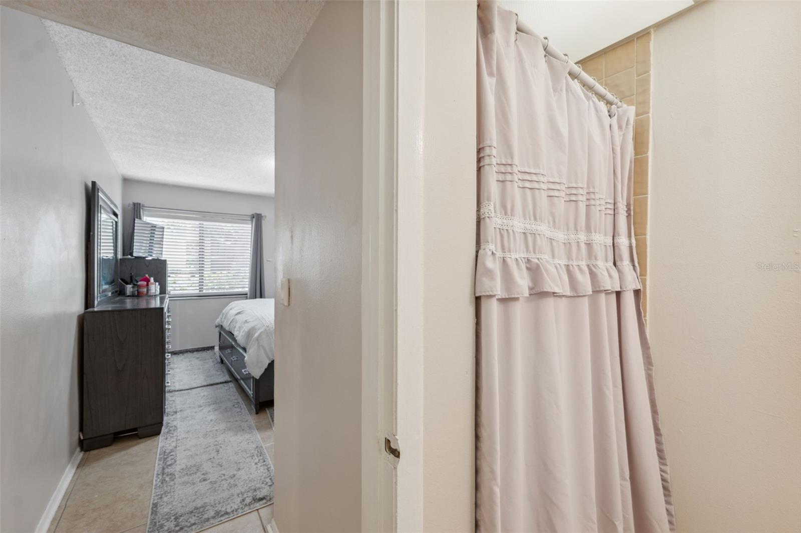 RAINTREE VILLAGE CONDO N - Residential