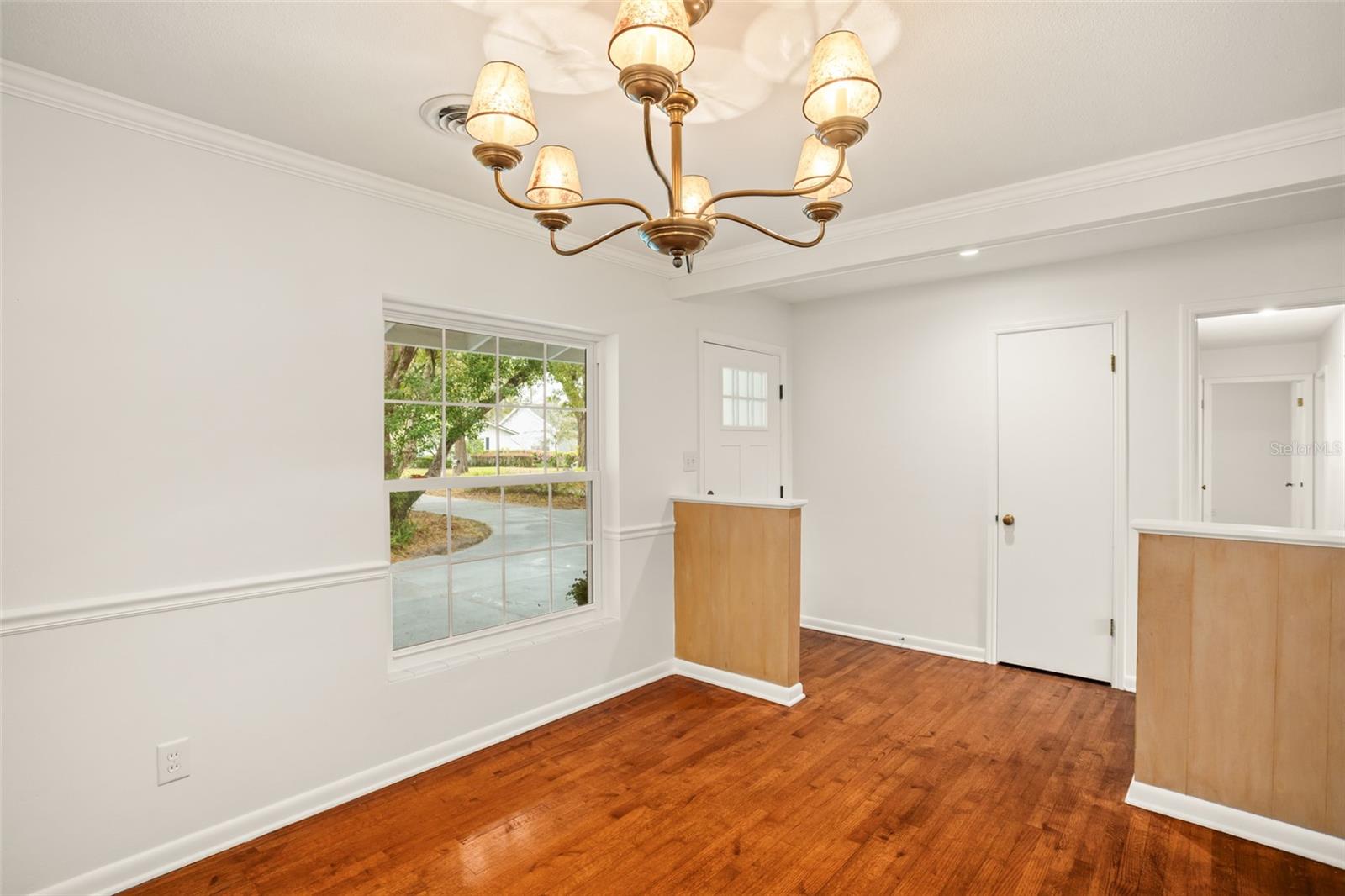 1307 LINDENWOOD LN