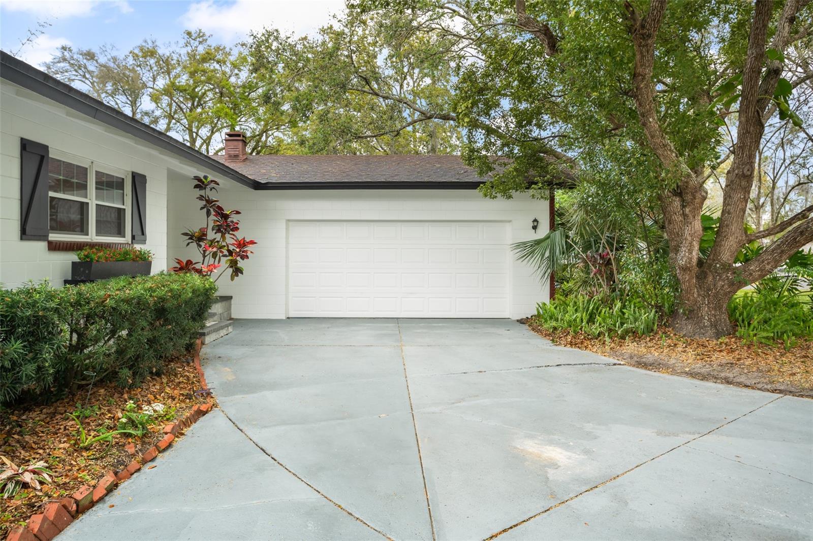 1307 LINDENWOOD LN