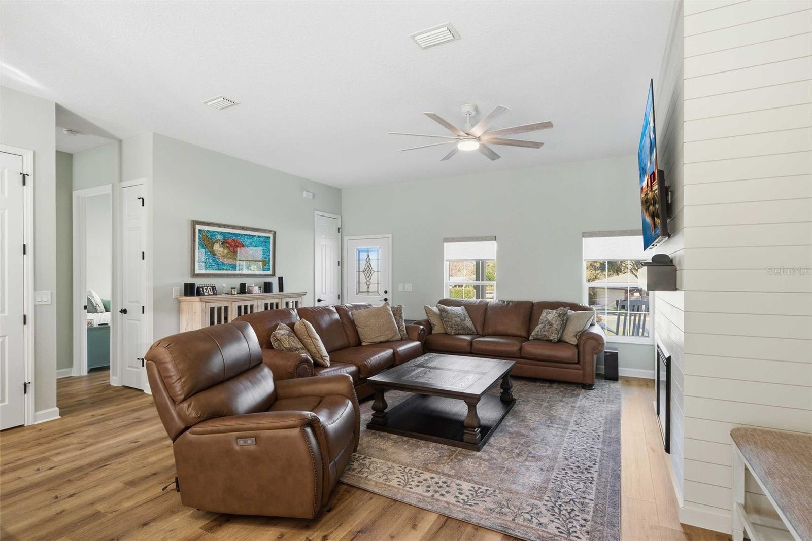 DAVIS LAKE - Residential