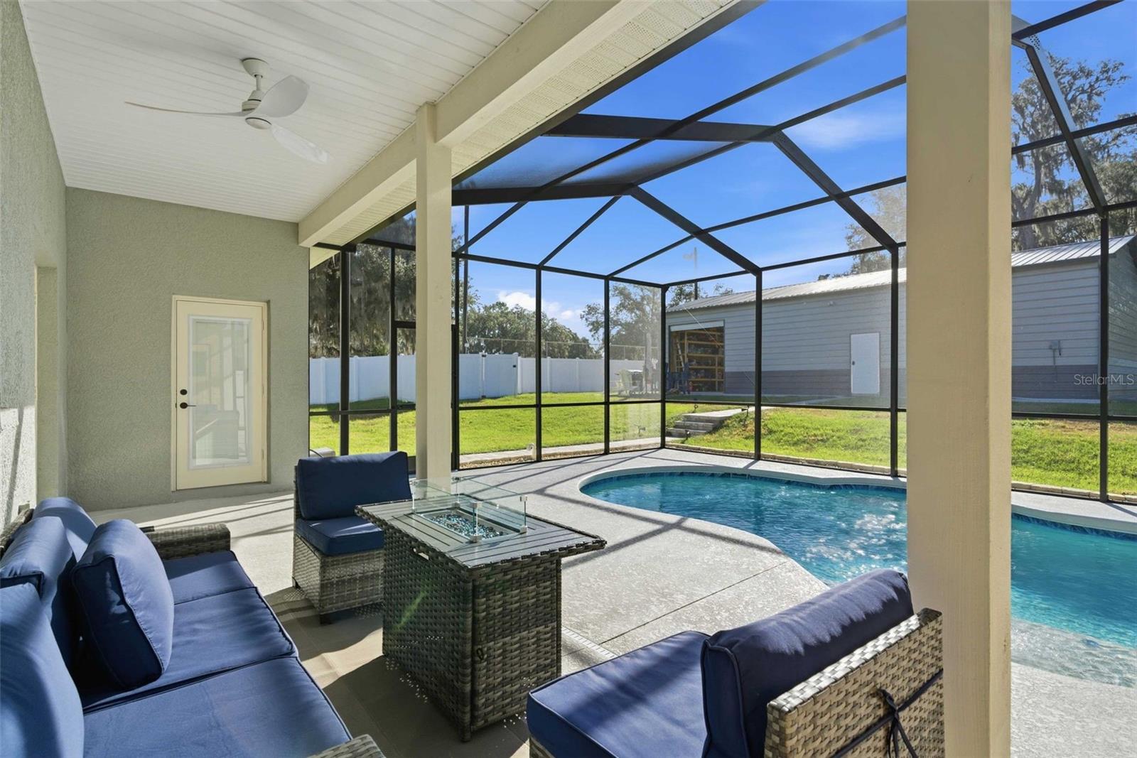 DAVIS LAKE - Residential