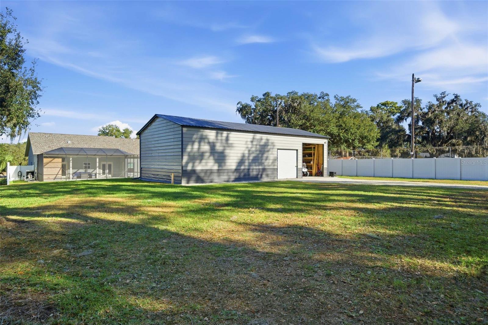 DAVIS LAKE - Residential