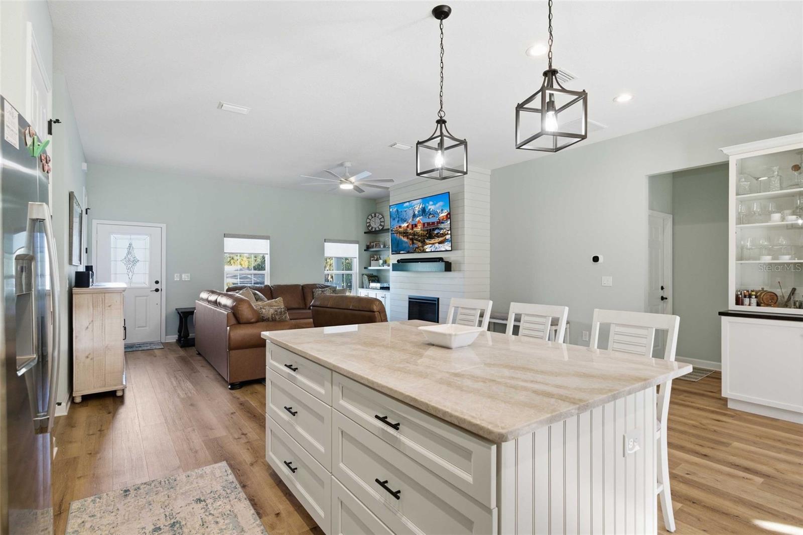 DAVIS LAKE - Residential