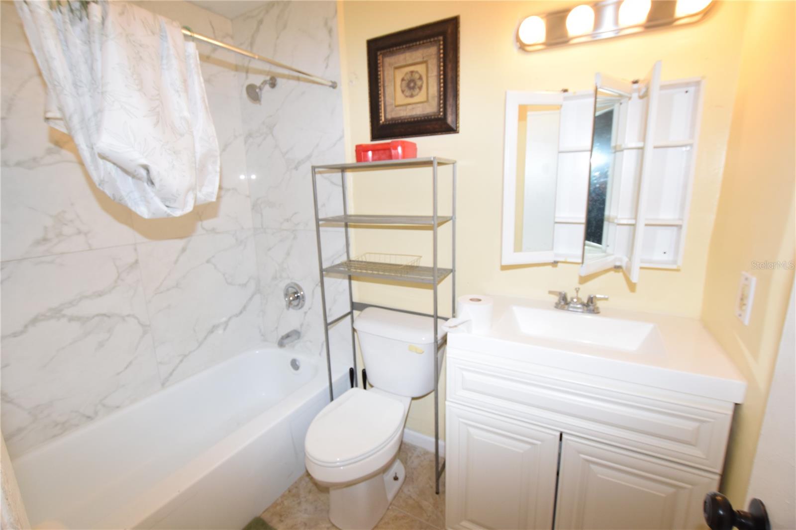 MALIBU GROVES NINTH ADD - Residential Lease