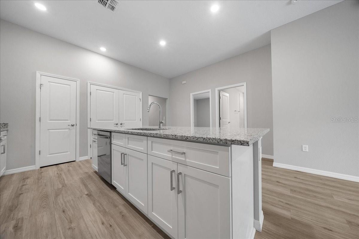 MARION OAKS UN NINE - Residential Income