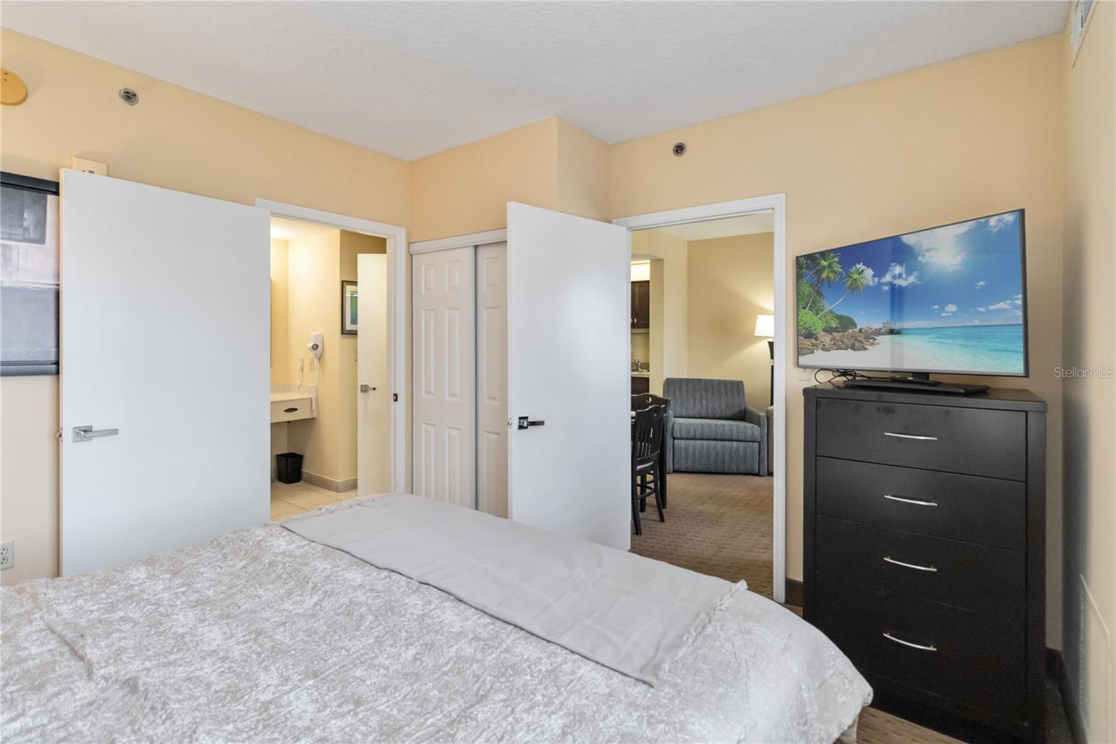 7601 CONDOMINIUM - Residential