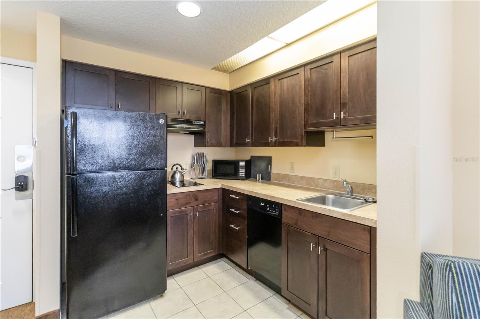 7601 CONDOMINIUM - Residential