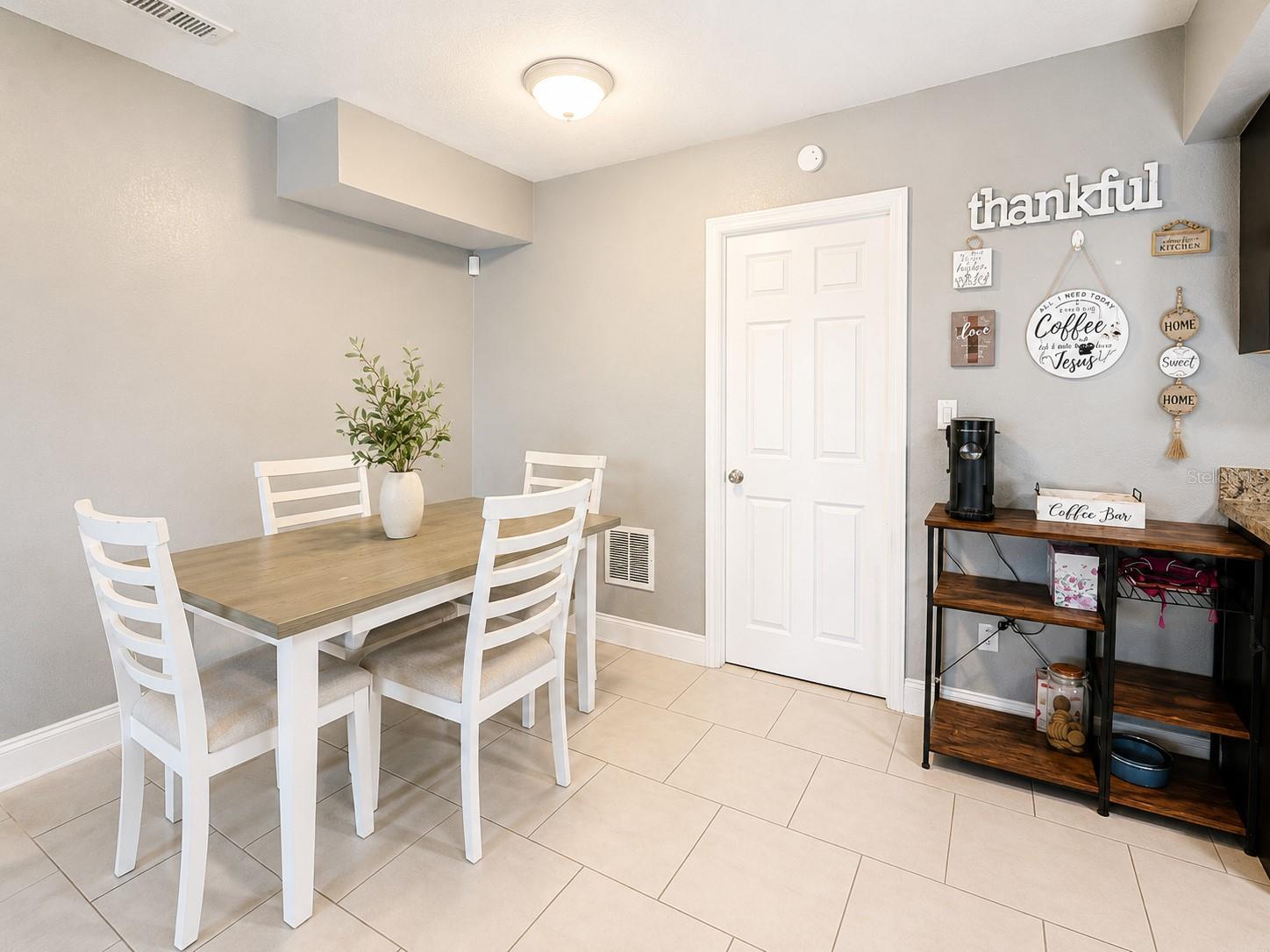 1035 COBBLESTONE AVENUE