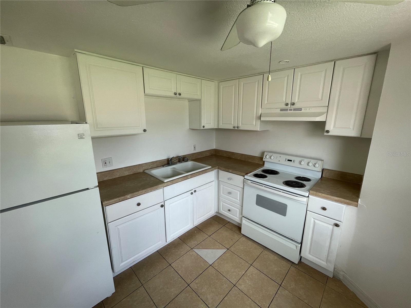 JASMIN COURT SUB - Residential Lease
