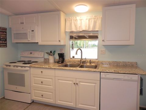 Manufactured Home in LAKE WALES FL 7763 QUEEN COURT 15.jpg
