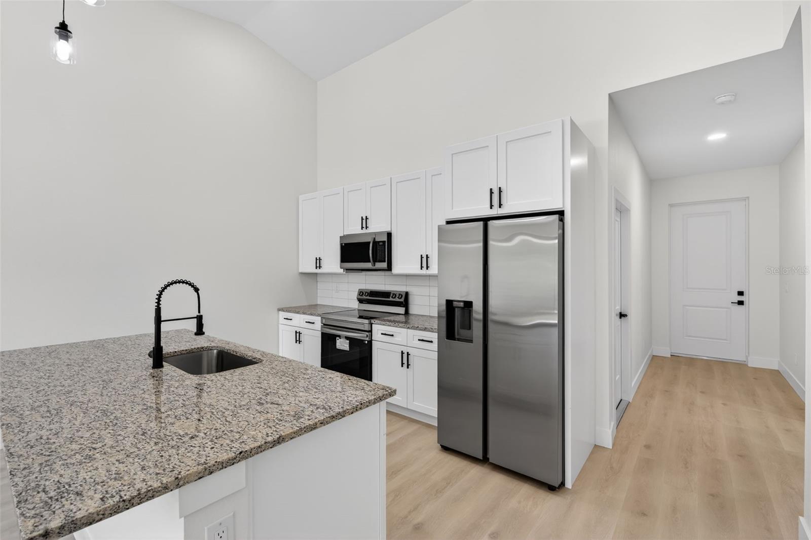 15523, 15525 CHAMBERLAIN BOULEVARD