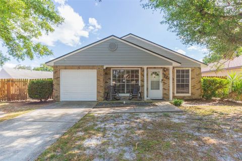 Photo of 7703 Robert E Lee Road, Tampa, FL 33637 (MLS # TB8441131)