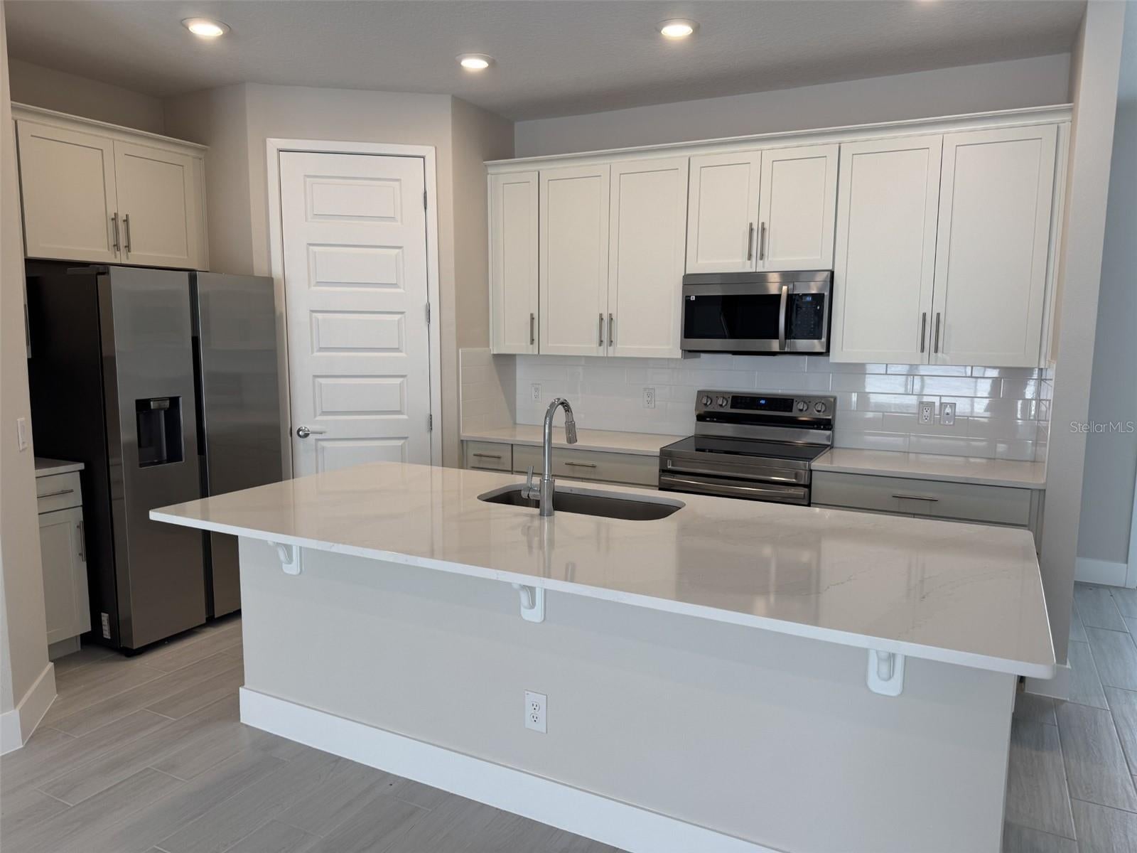 7921 SPECTRUM DRIVE