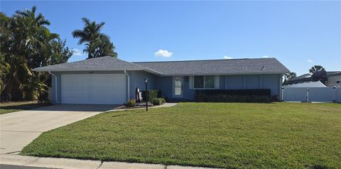 Photo of 4007 Royal Palm Drive, Bradenton, FL 34210 (MLS # A4685691)