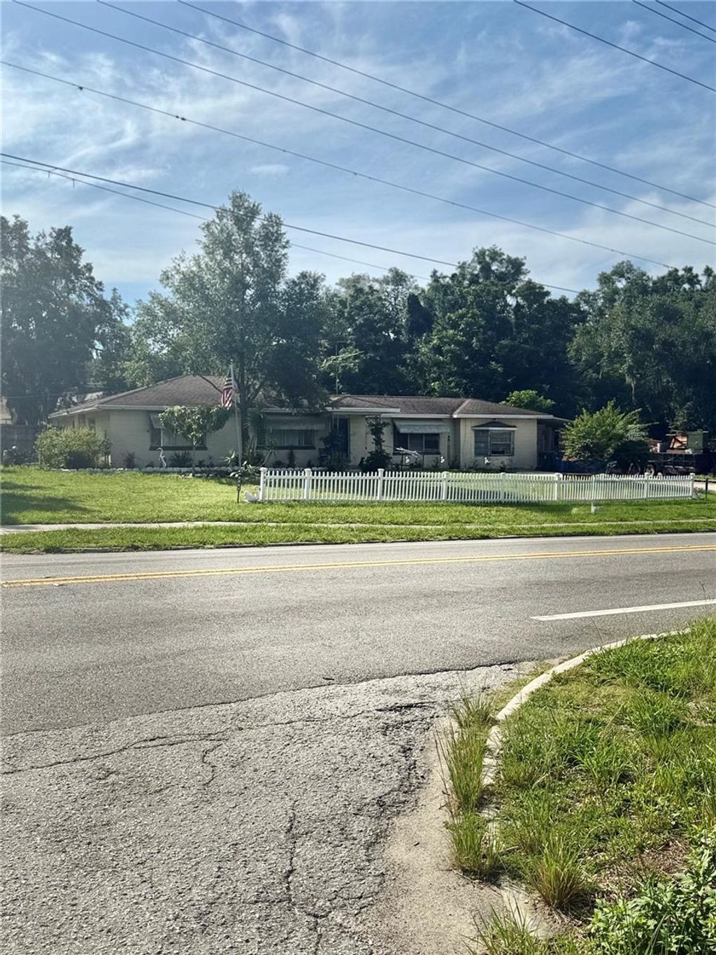 Photo of 485 N Buena Vista Drive, Lake Alfred, FL 33850 (MLS # O6325280)