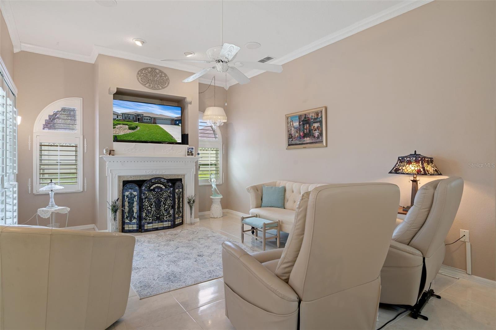 REGENCY OAKS - Residential
