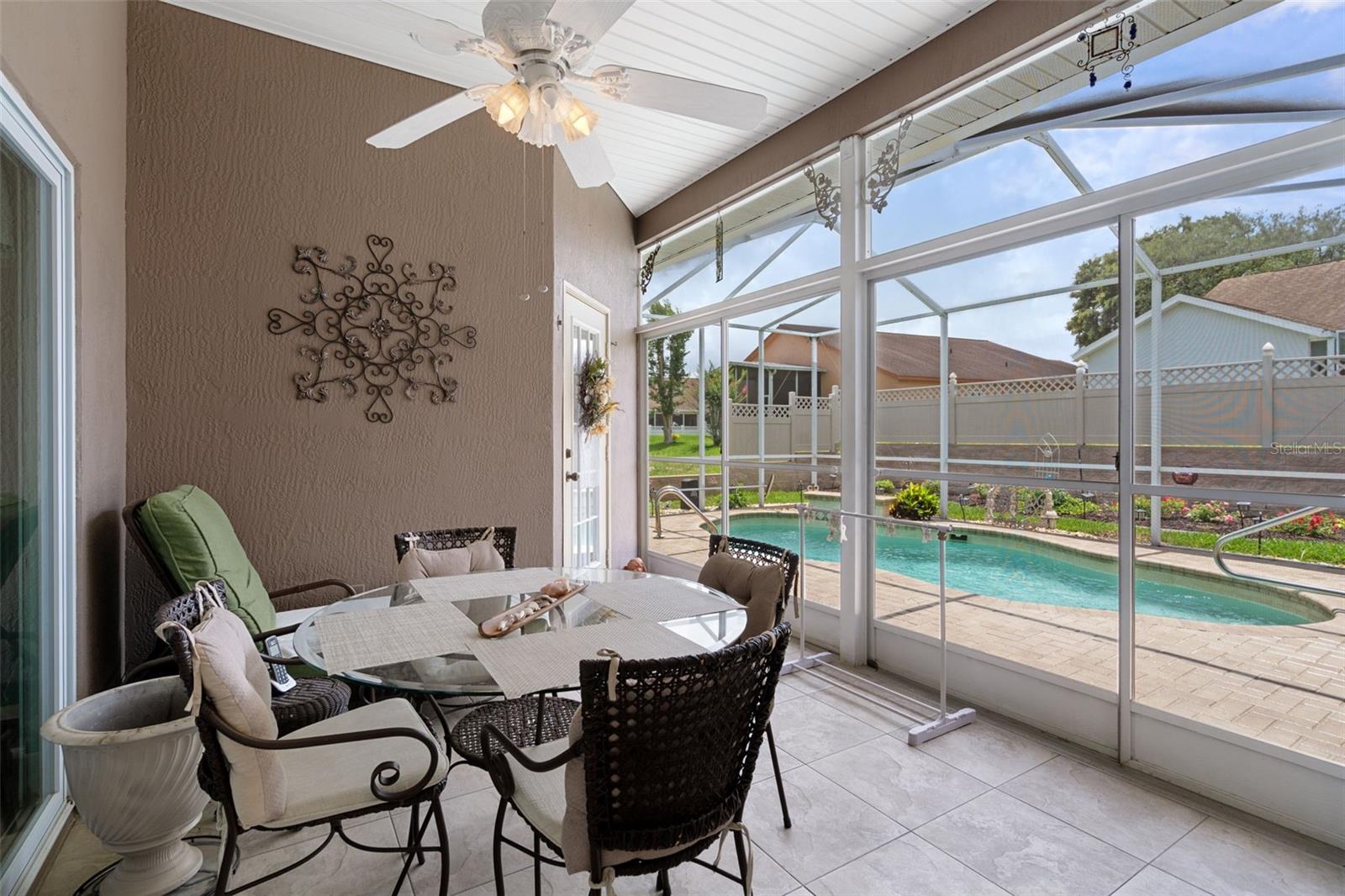 REGENCY OAKS - Residential