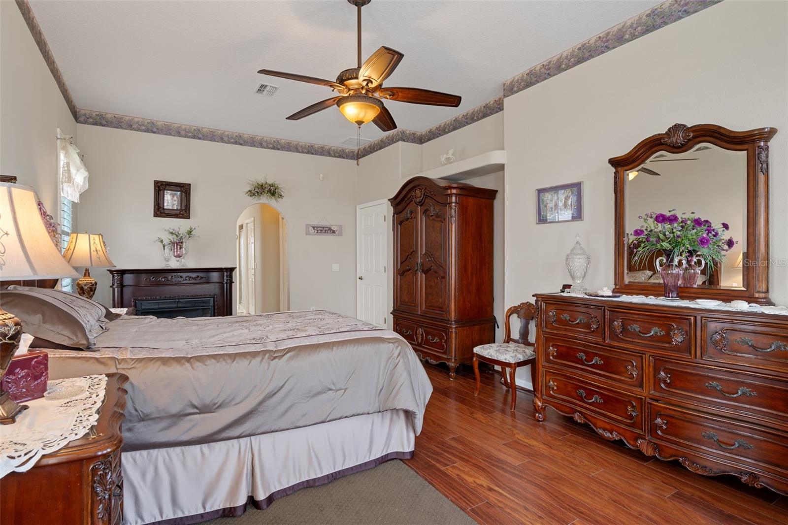 REGENCY OAKS - Residential