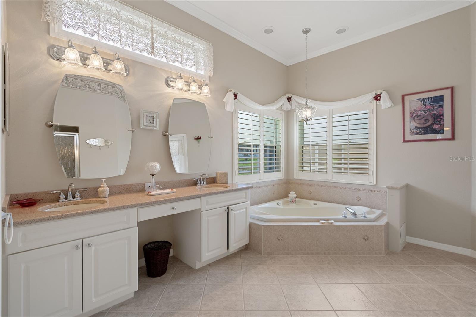 REGENCY OAKS - Residential