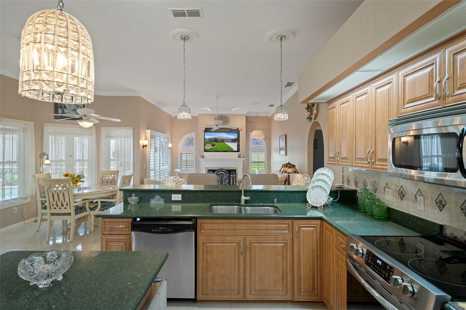 REGENCY OAKS - Residential