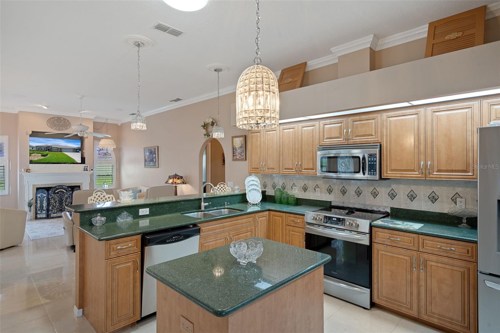 REGENCY OAKS - Residential