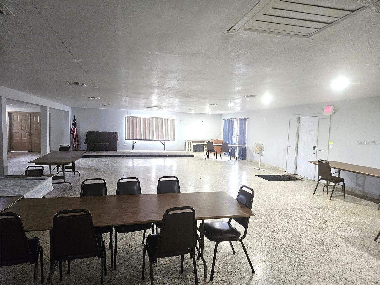 COUNTRY CLUB ESTATES - Residential