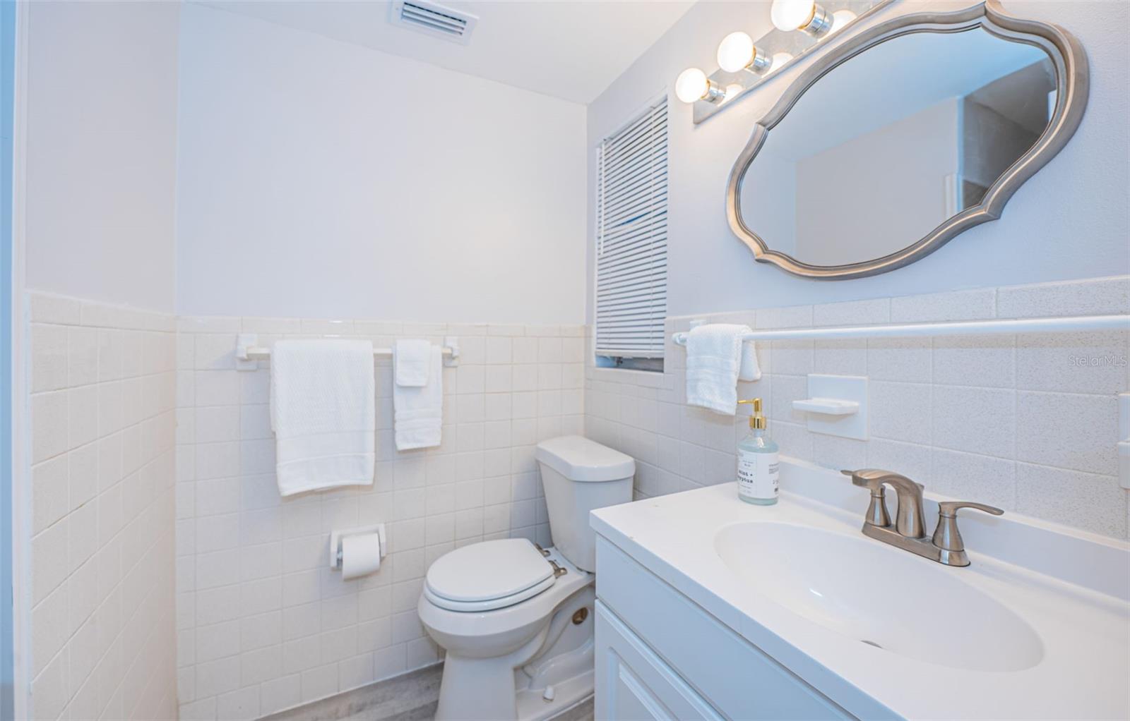 COUNTRY CLUB ESTATES - Residential