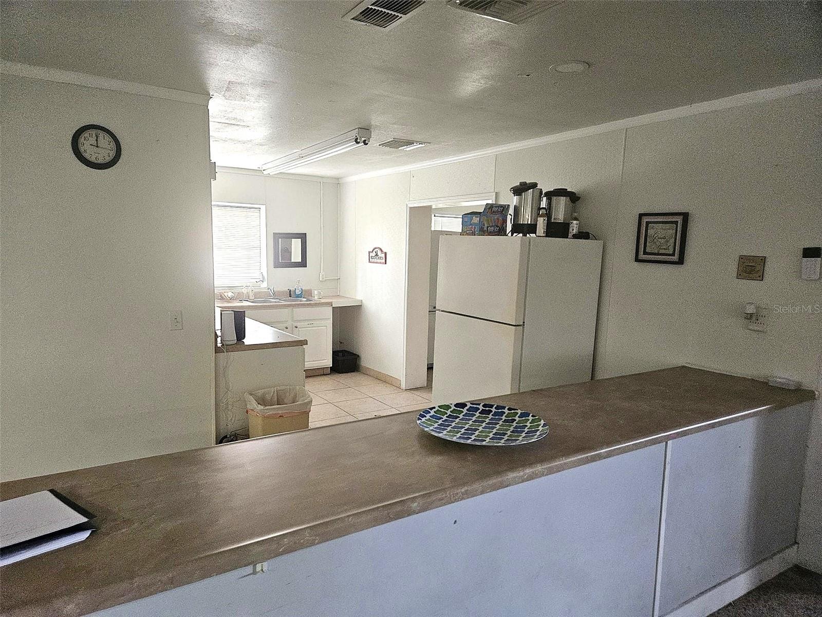 COUNTRY CLUB ESTATES - Residential