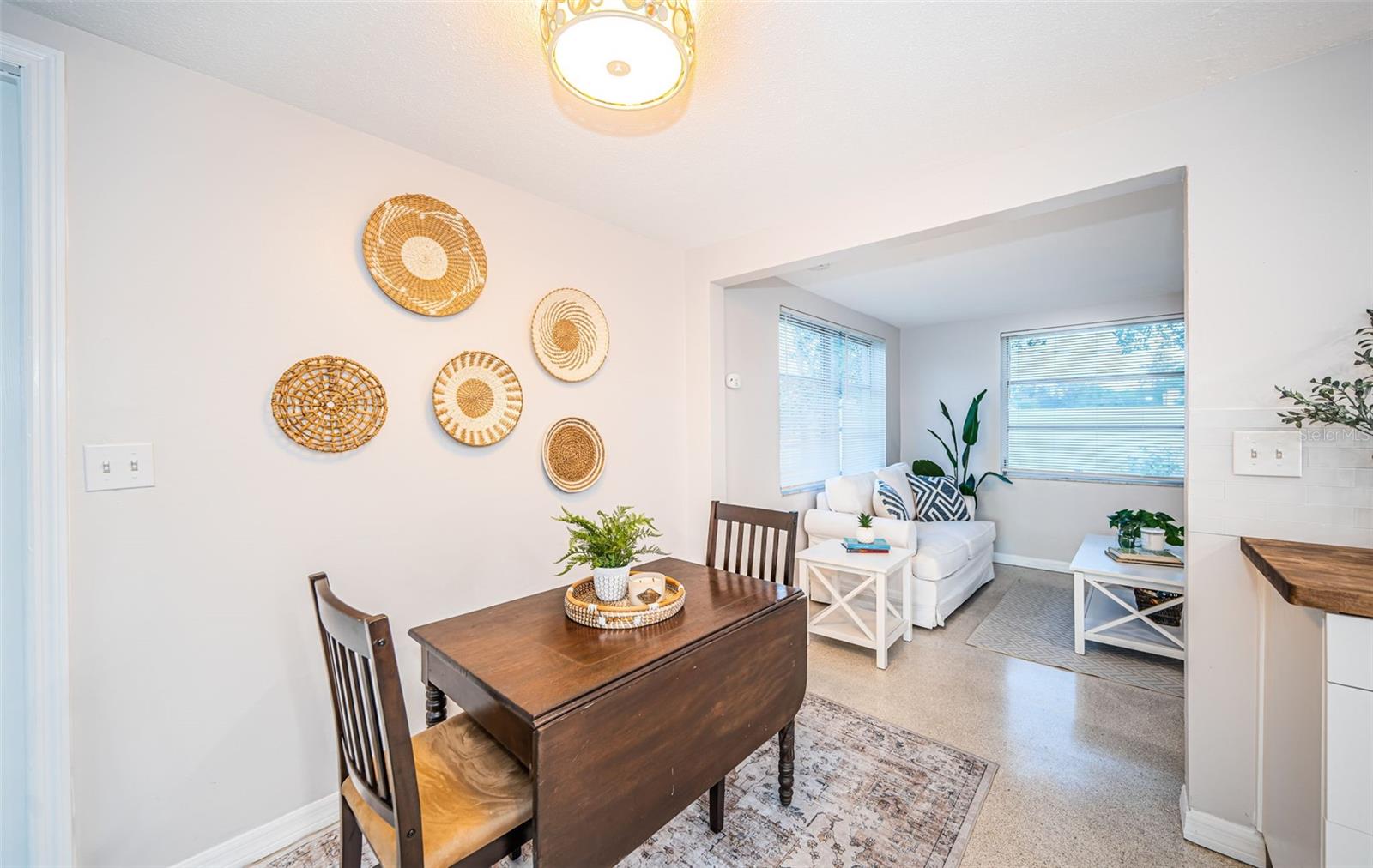 COUNTRY CLUB ESTATES - Residential