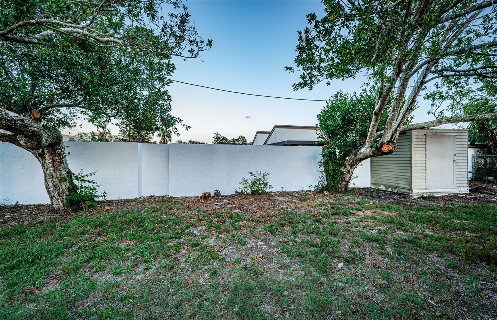 COUNTRY CLUB ESTATES - Residential