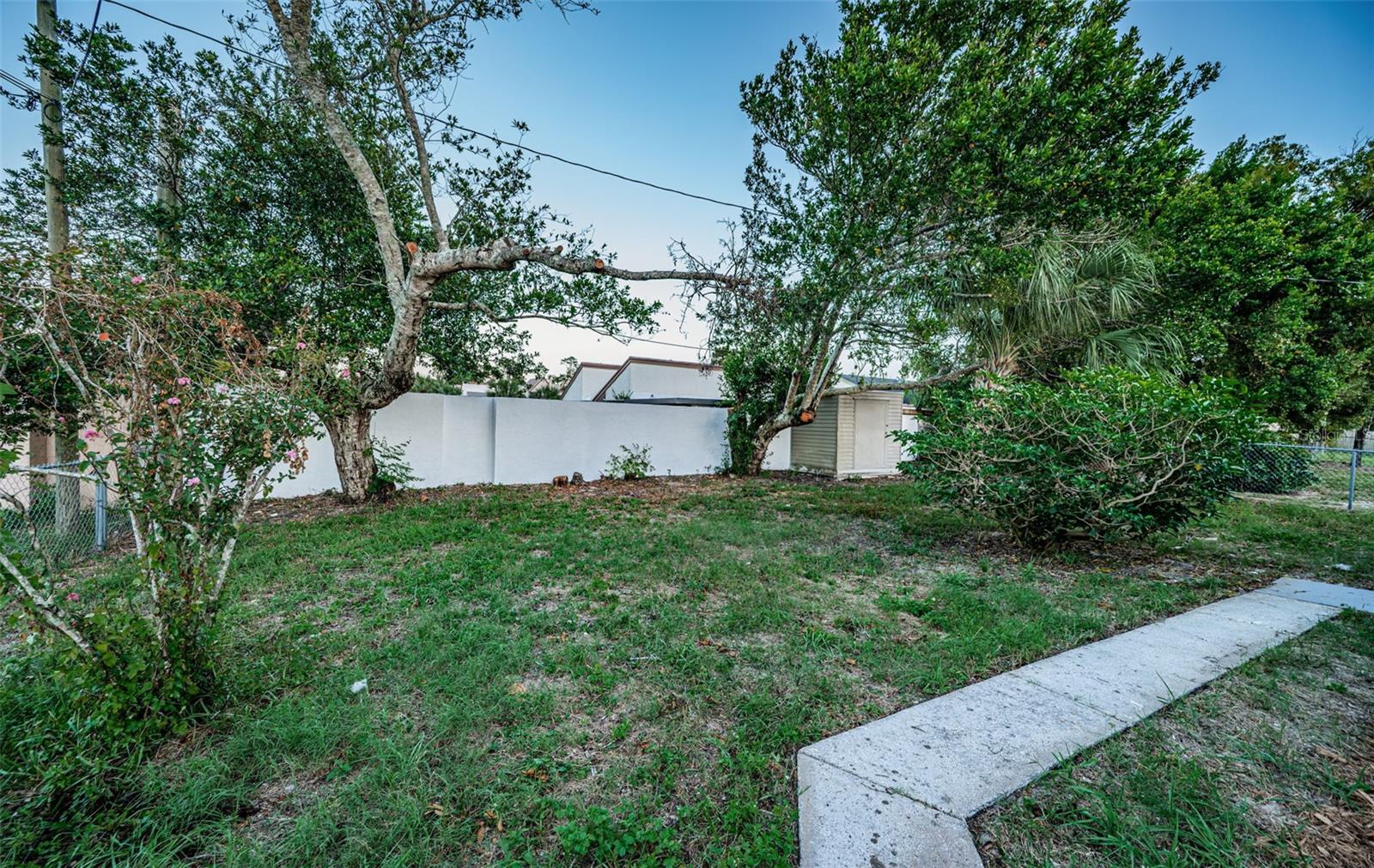 COUNTRY CLUB ESTATES - Residential