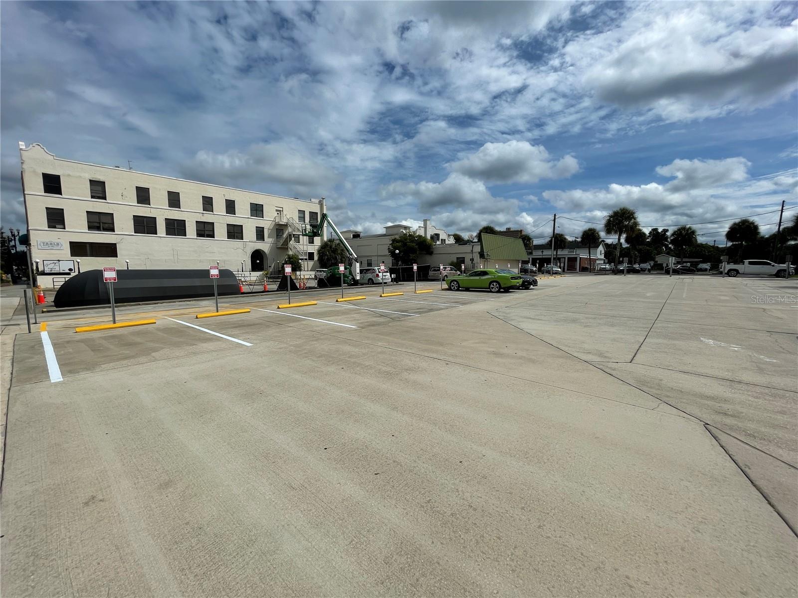 113 S WOODLAND BOULEVARD