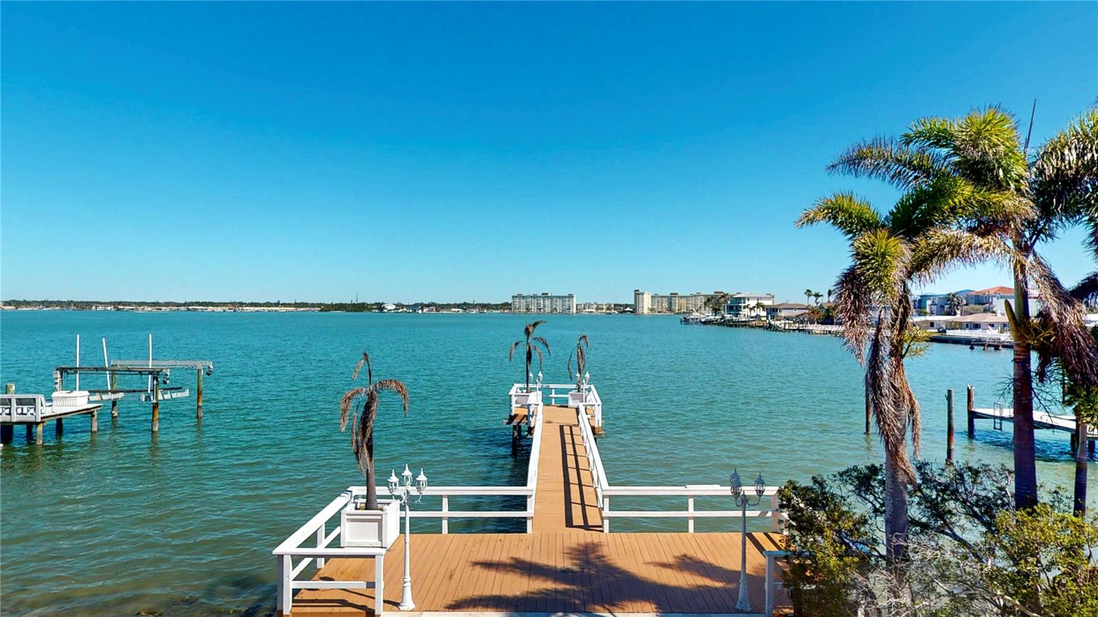 LONE PALM BEACH 4TH ADD - Residential