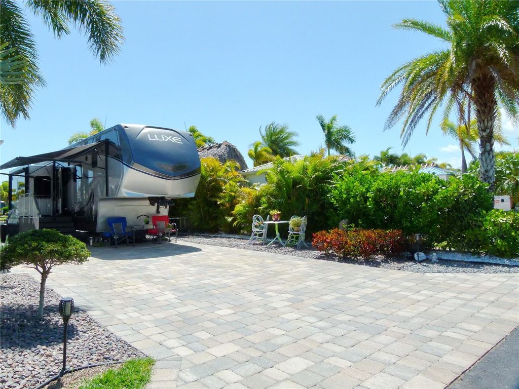 Photo of 526 SW 40th Cove #57, Okeechobee, FL 34974 (MLS # OK225099)