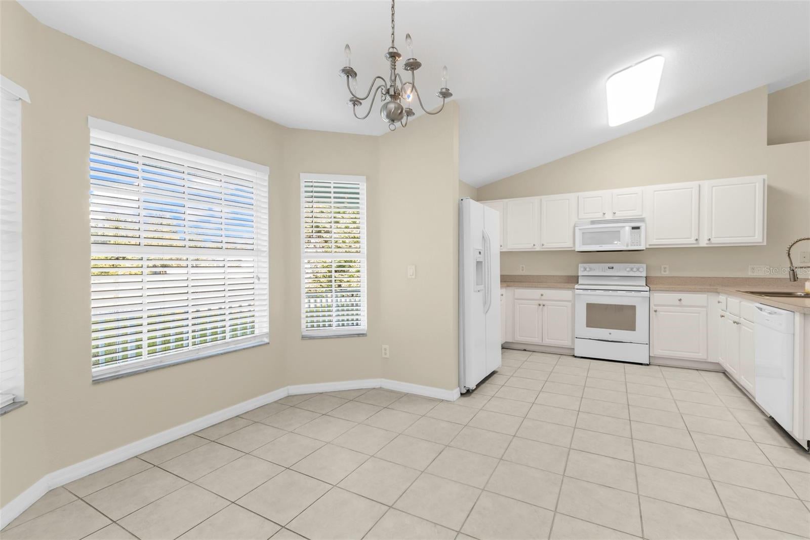 5570 MONTEGO LANE
