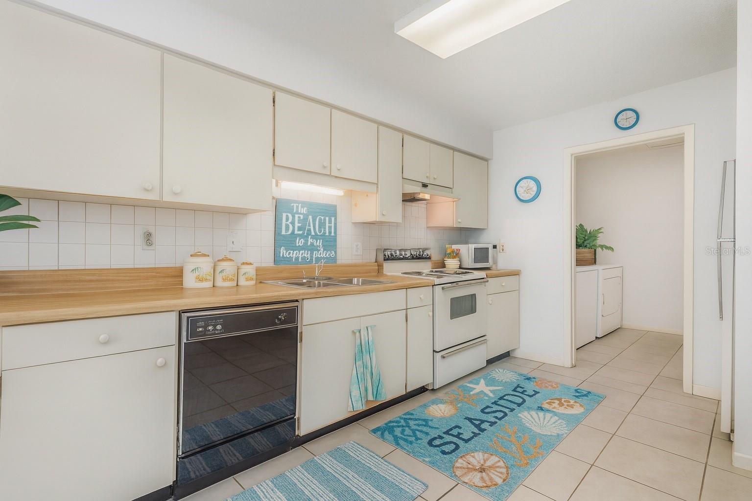 HERITAGE VILLAGE WEST - Residential