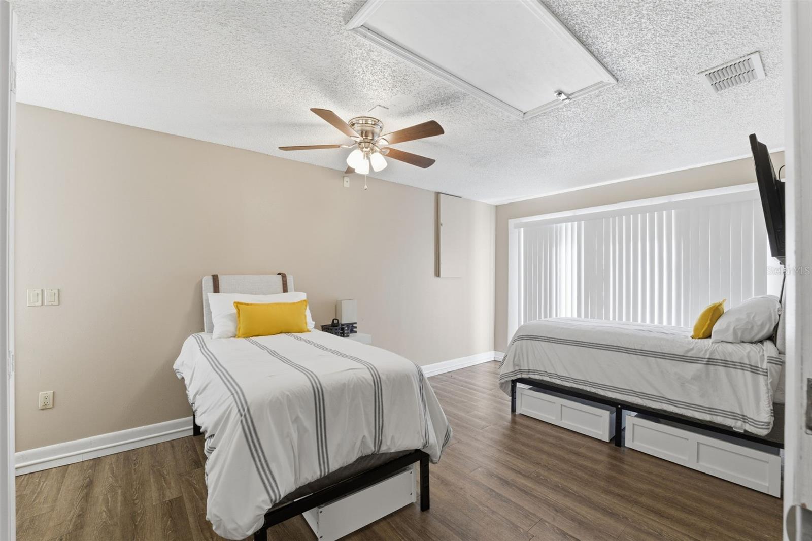 WEEKI WACHEE ACRES - Residential