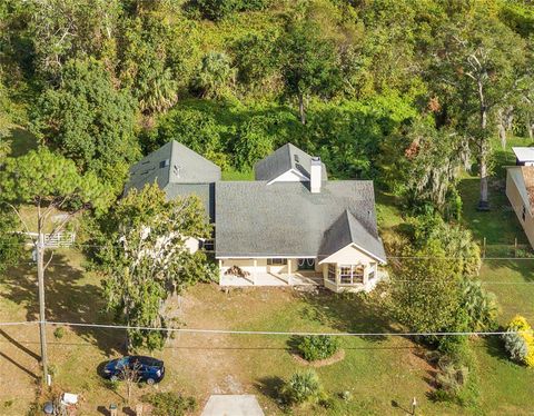 A home in TAVARES