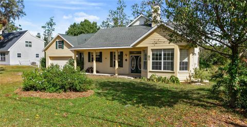 A home in TAVARES