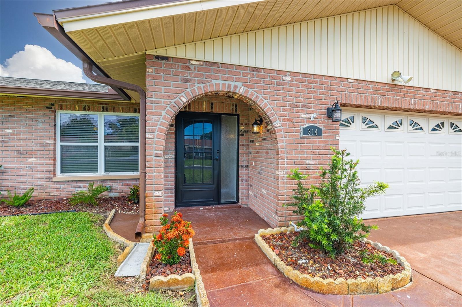 314 CIRCLE DRIVE