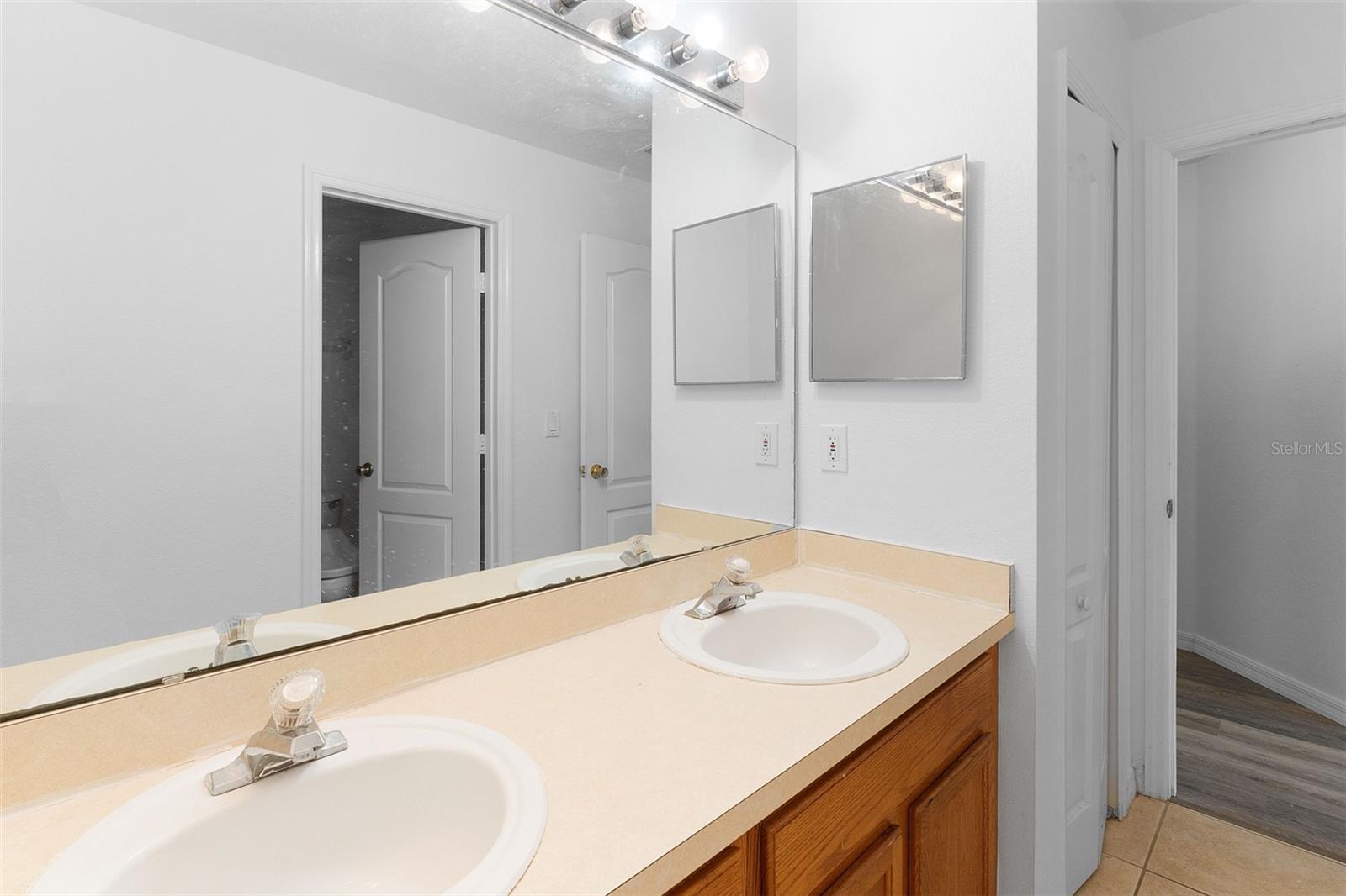 BAKERS CROSSING PH I - Residential Lease