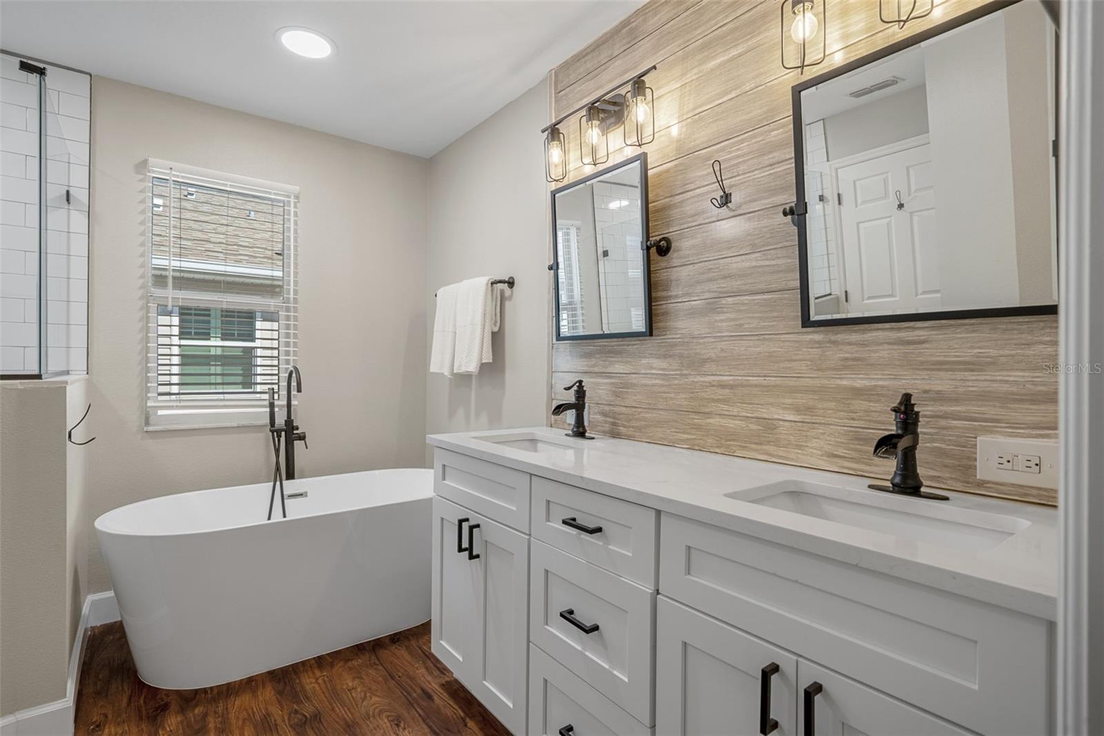 HERNANDO BEACH - Residential