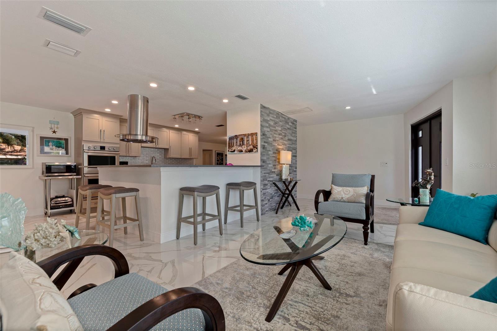 BAHAMA BEACH REP - Residential