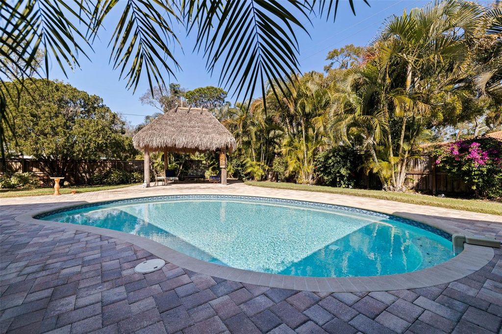 Photo of 153 58th Avenue S, St Petersburg, FL 33705 (MLS # TB8476313)