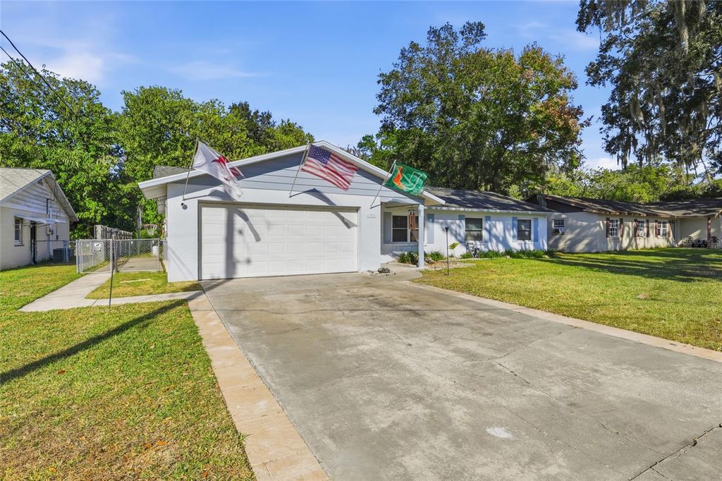 Photo of 1793 NE 17th Street, Ocala, FL 34470 (MLS # GC535851)