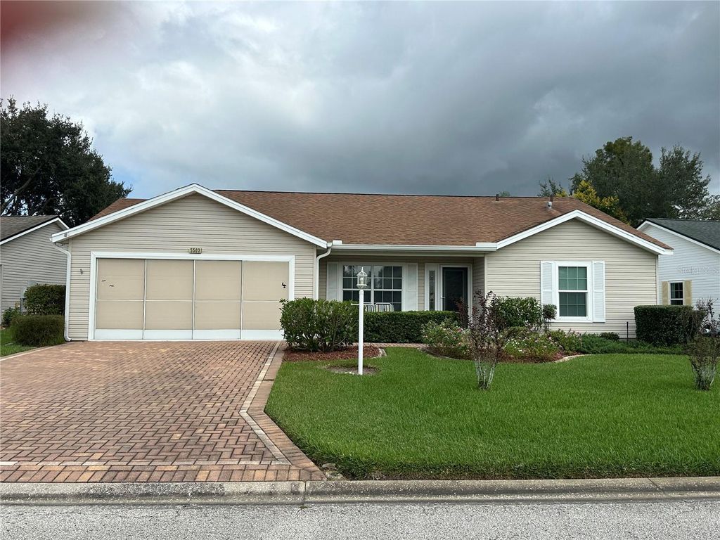 Photo of 5503 Zinnia Street, Leesburg, FL 34748 (MLS # G5102984)
